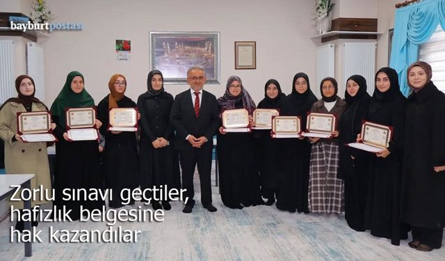 Bayburt’ta Kur’an Kursu Öğrencileri Hafızlık Belgelerini Aldı