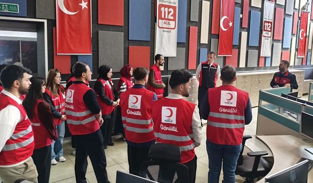 Kızılay gönüllülerine acil çağrı yönetimi anlatıldı
