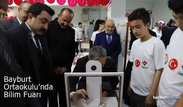 Bayburt Ortaokulu'nda Bilim Fuarı