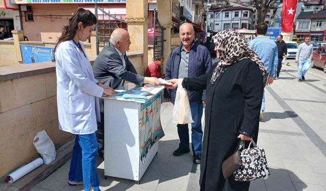 Bayburt’ta kronik hastalıklara karşı farkındalık standı açıldı