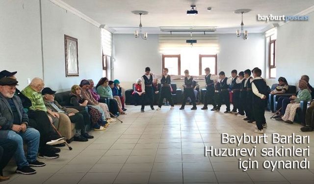 Bayburt Barları bu kez Huzurevi sakinleri için oynandı