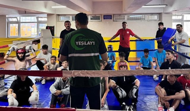 Bayburt’ta boks sporcularına bağımlılıkla mücadele eğitimi verildi