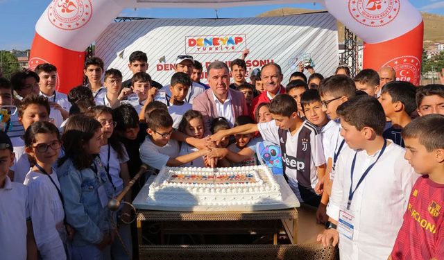 Bayburt’ta Gençlik ve Spor Festivali ile DENEYAP Yaz Okulu Kapanışı