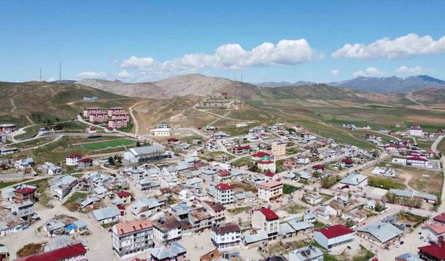 Demirözü Kaymakamlığından Ailelere Ev Eşyası, Kira, Doğum ve Bebek Yardımı