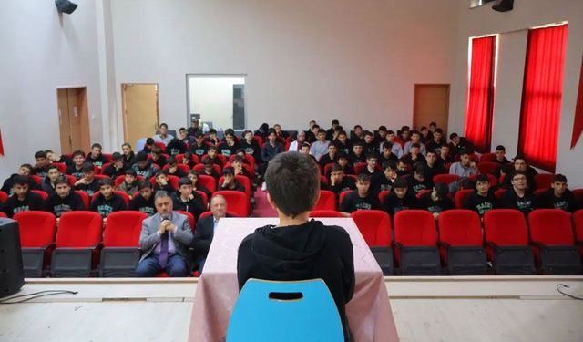Bayburt'ta ’İmam Hatipli Olmak’ konulu söyleşi