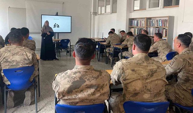 Bayburt'ta Jandarmaya Zorlu Anlarda Doğru İletişim Eğitimi