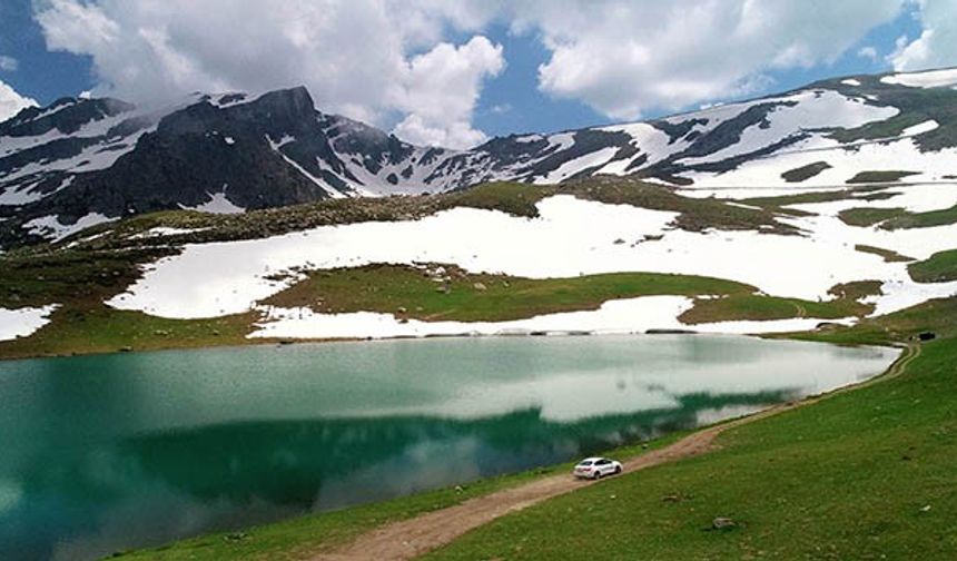 Doğa harikası 'yedigöller' cezbediyor