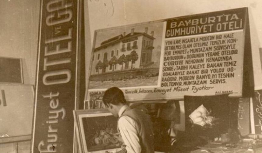 Bayburt Cumhuriyet Oteli’nin 1958 tarihli tabelasının altındaki imza: Ali Saraç