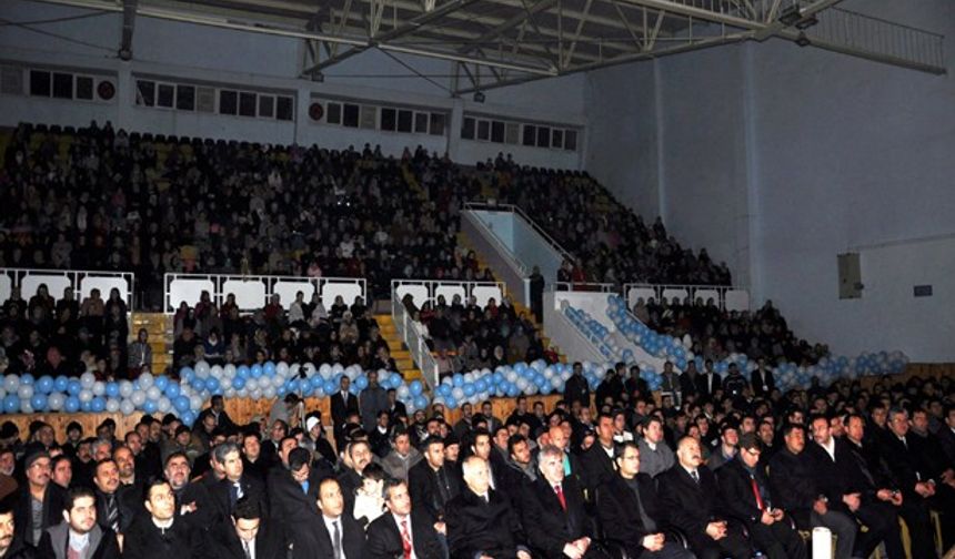 Programa Vali Yardımcısı Abdulhamit Karaca, Belediye Başkanı Hacı Ali Polat, AK Parti İl Başkanı Hakan Kobal, AK Parti Belediye Başkan Adayı Mete Memiş, MHP İl Başkanı Suat Doğan ve MHP Belediye Başkan Adayı İdris Aydın, SP İl Başkanı Osman Temur ve SP Belediye Başkan Adayı Fatih Burak, sivil toplum kuruluşları temsilcileri ve çok sayıda vatandaş katıldı.