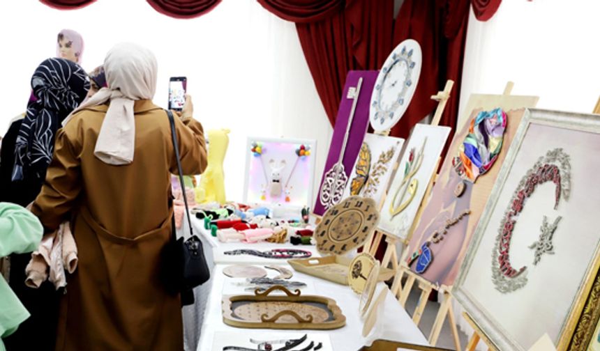 Aydıntepe Halk Eğitim Merkezi'nde Yıl Sonu Sergisi