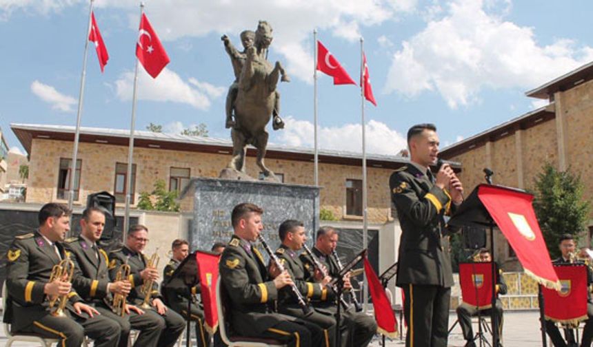 Bayburt'ta Askeri Bandodan '30 Ağustos' Konseri