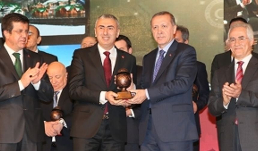 Erdoğan'dan Bayburt Grup'a ödül 