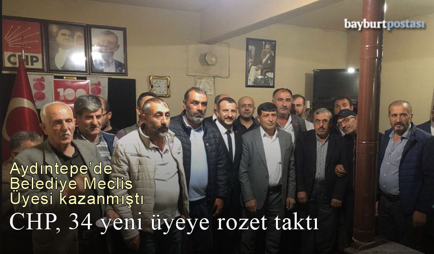 CHP, Aydıntepe'de partiye katılan 34 yeni üyeye rozetlerini taktı