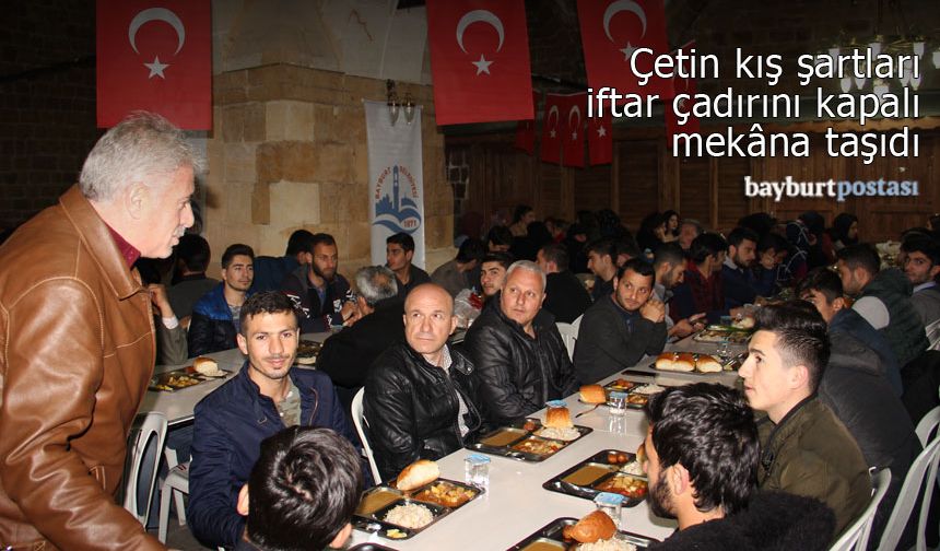 Bayburt'ta iftar sofrasının adresi eski halk eğitimi merkezi oldu