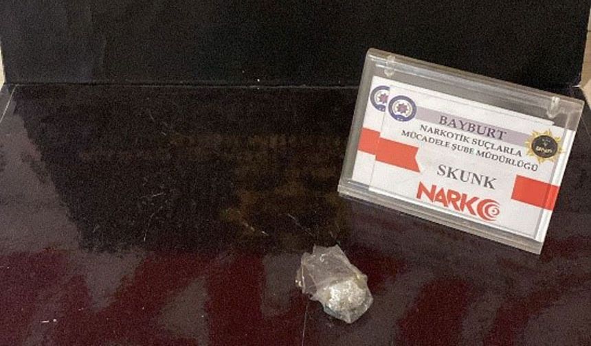 Bayburt'ta 2 kişiye skunk maddesinden işlem yapıldı