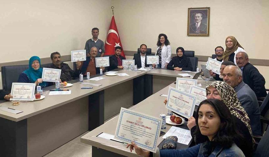 Diyabet Okulu Eğitimleri Demirözü'nde Yoğun Katılımla Gerçekleşti