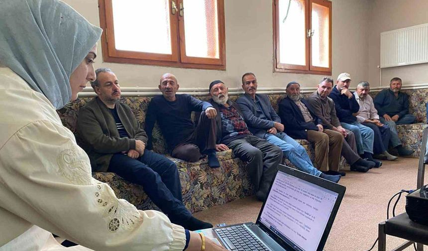 Bayburtlu çiftçilere basınçlı sulama ve TARSİM konusunda bilgilendirme