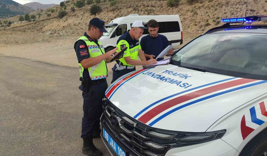 Bayburt'ta öğrenci güvenliği için servis kontrolleri artırıldı