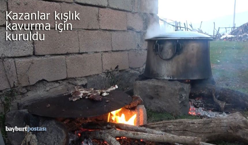 Bayburt'ta kışlık kavurma için kazanlar kuruldu