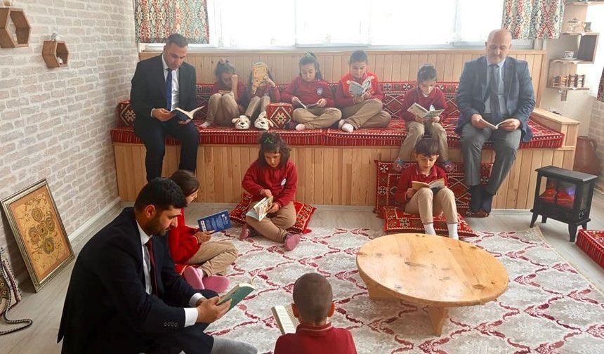 Şehit Oktay Altuntaş İlkokulu'nda Yeni Kültür Odasında Okuma Etkinliği