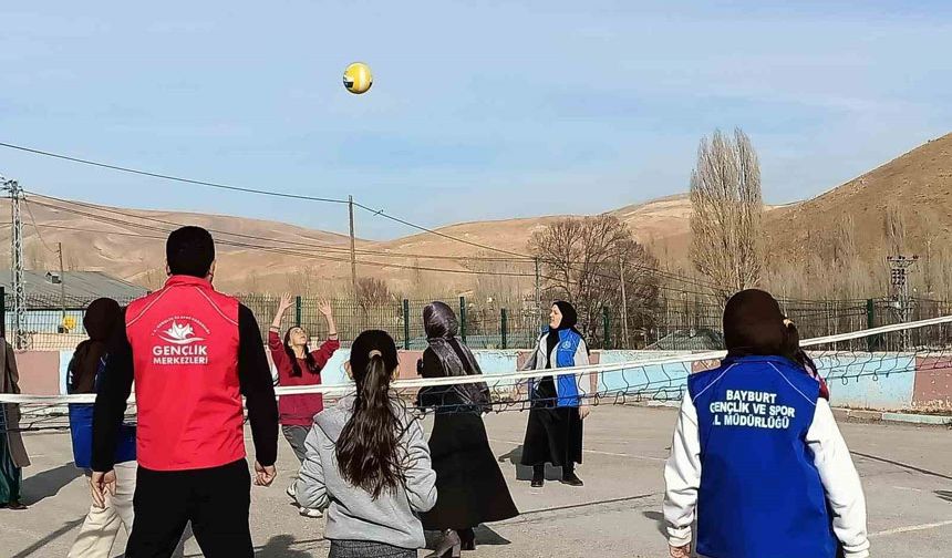 Kırkpınar Köyünde Hem Dart Hem Voleybol