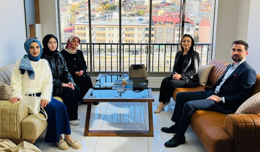 AK Parti Bayburt Kadın Kolları’ndan MÜSİAD Bayburt'ta Ziyaret