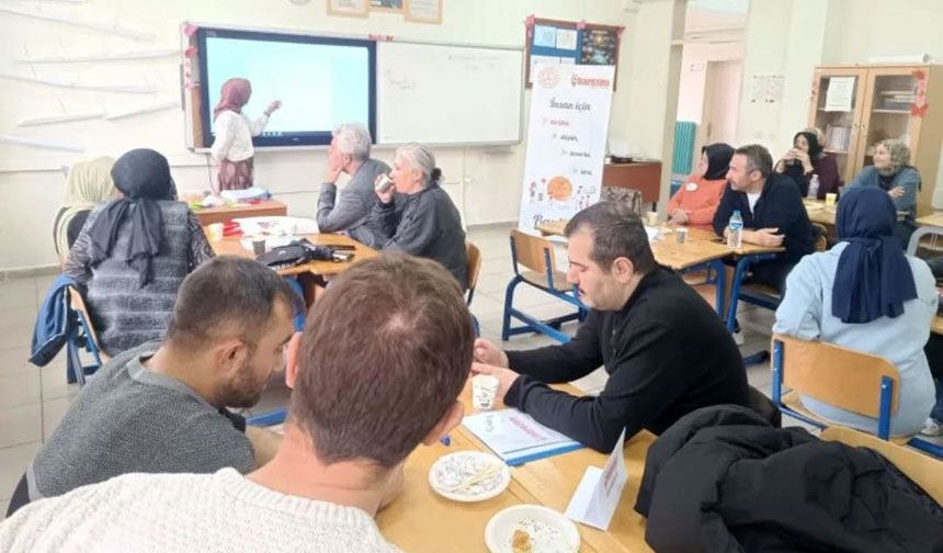 Bayburt'ta 61 Öğretmen Harezmi Modeli Eğitimi Aldı