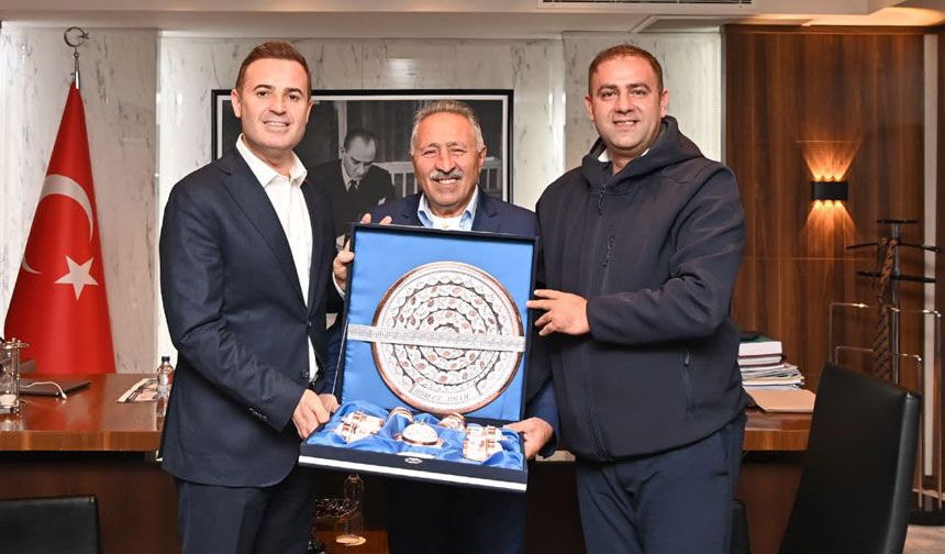 Balıkesir Bayburtlular Derneği'nden Başkan Akın'a ziyaret