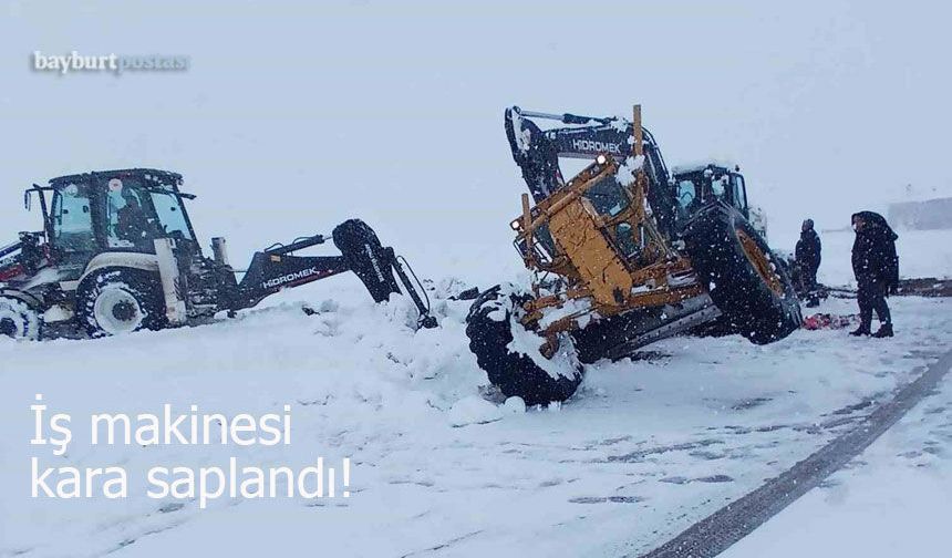 Arpalı’da kar esareti: İş makinesi kara saplandı!