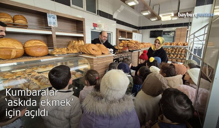 Bayburt'ta Miniklerin Kumbaraları "Askıda Ekmek" İçin Açıldı