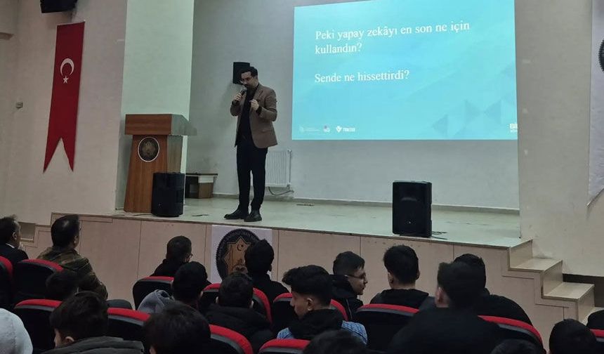 Bayburt’ta öğrencilere yapay zekâ eğitimi verildi