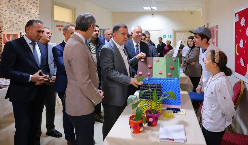 Bayburt’ta özel öğrenciler projelerini bilim fuarında sergiledi