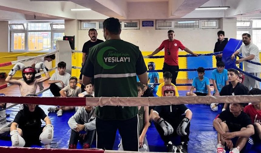 Bayburt’ta boks sporcularına bağımlılıkla mücadele eğitimi verildi