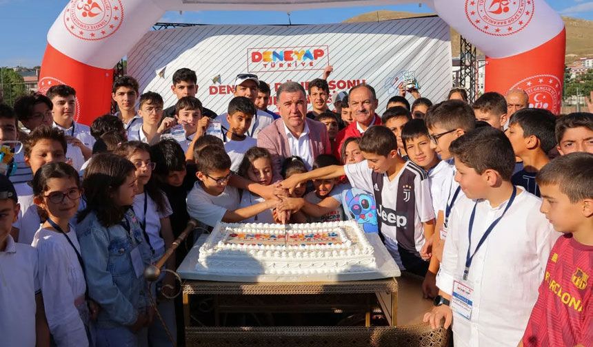Bayburt’ta Gençlik ve Spor Festivali ile DENEYAP Yaz Okulu Kapanışı