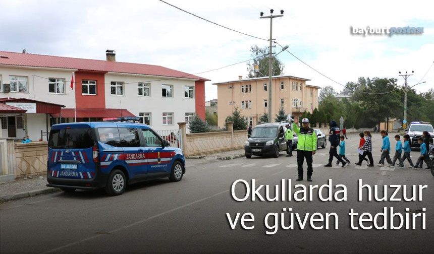 Bayburt Jandarmasından Okullarda Huzur ve Güven Tedbiri