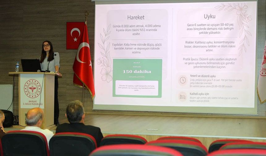 Bayburt'ta sağlık personeline kronik hastalık eğitimi